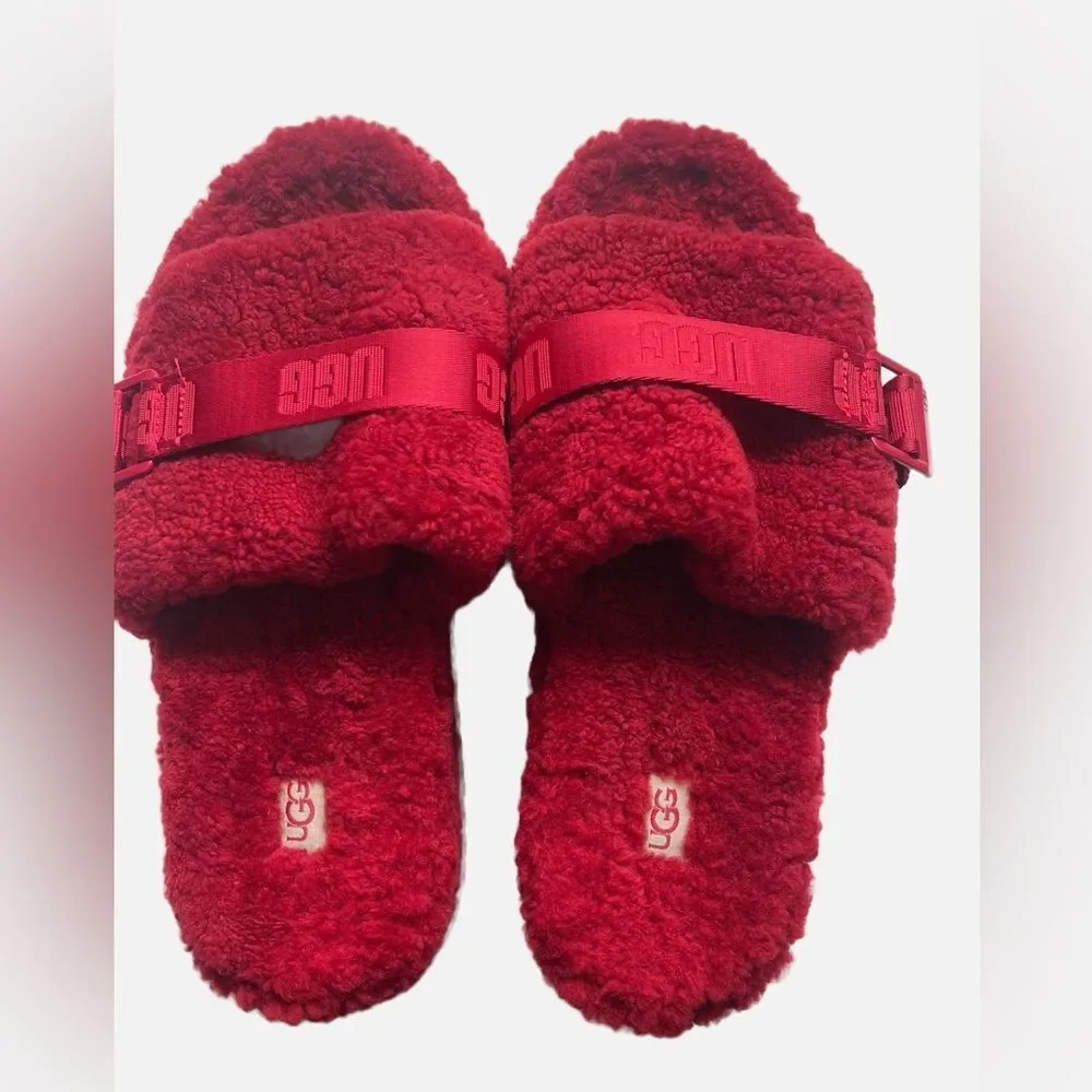 UGG Fluffita Slide sandals in the 'Ribbon Red' colorway. 10